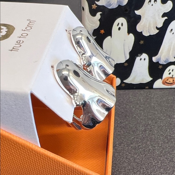 True to Form | Silver Ghost Earrings - Picture 6 of 7